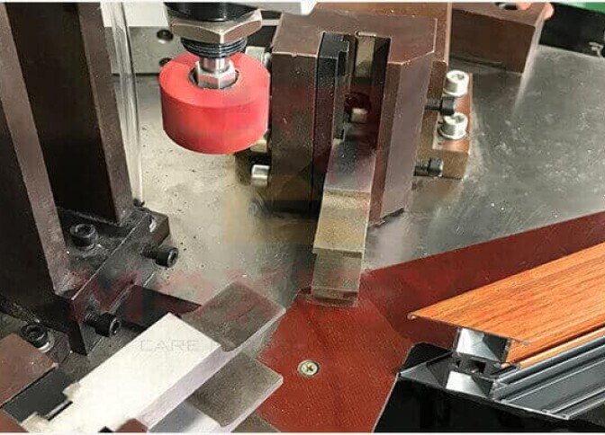 Single Head Corner Crimping Machine 120B Details 3